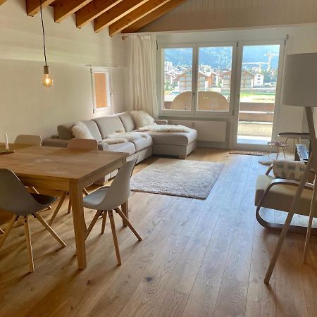 Moderne Dachwohnung Naehe Zermatt Mit Balkon تاش المظهر الخارجي الصورة