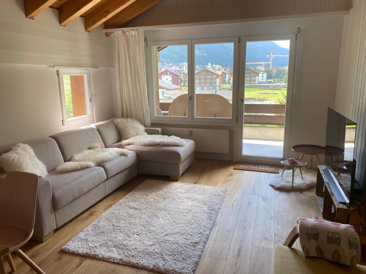 Moderne Dachwohnung Naehe Zermatt Mit Balkon تاش المظهر الخارجي الصورة