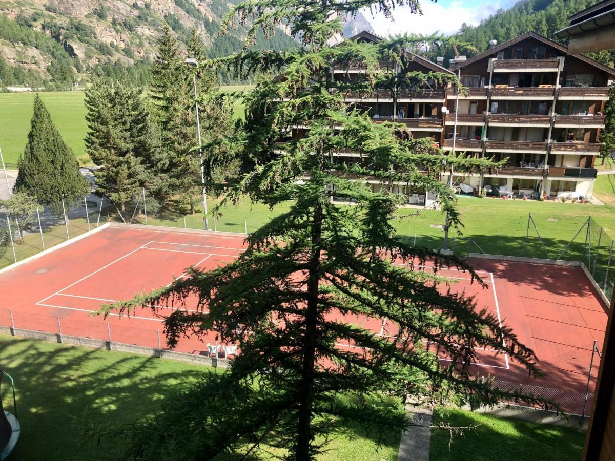 Moderne Dachwohnung Naehe Zermatt Mit Balkon تاش المظهر الخارجي الصورة
