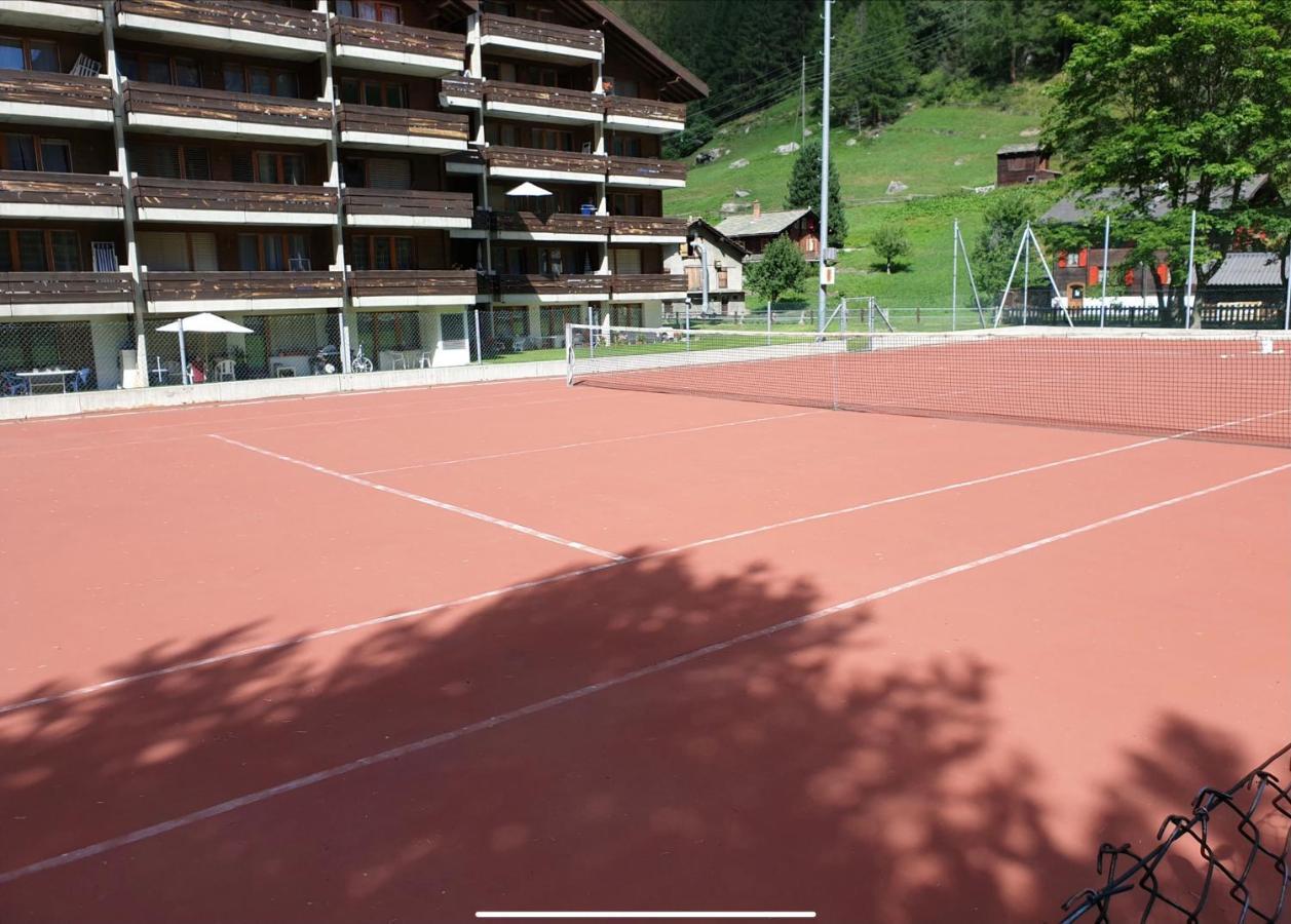 Moderne Dachwohnung Naehe Zermatt Mit Balkon تاش المظهر الخارجي الصورة