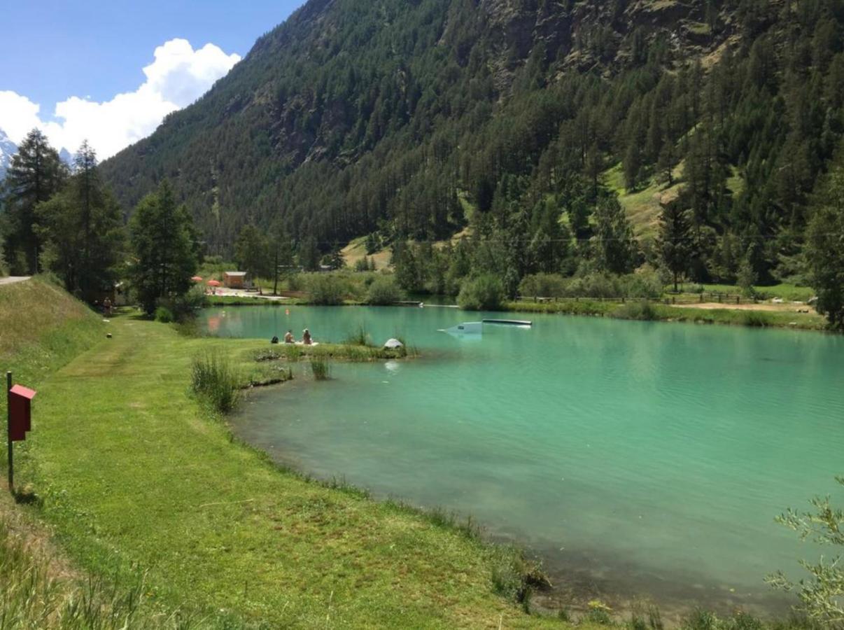 Moderne Dachwohnung Naehe Zermatt Mit Balkon تاش المظهر الخارجي الصورة